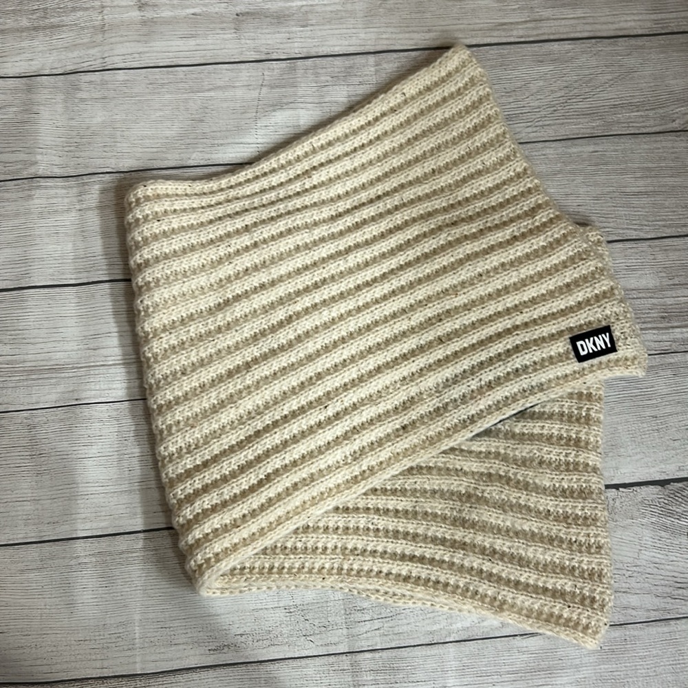 DKNY Cream Knit Infinity Scarf - Picture 5 of 5